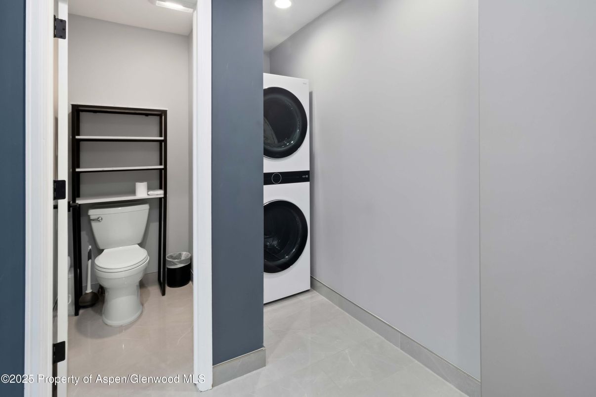 Bathroom, Interior, Recessed Lighting, Washer