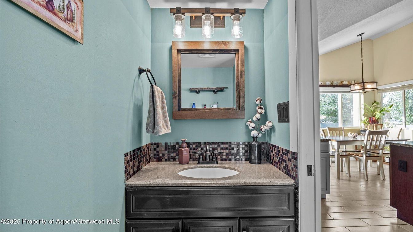 Bathroom, Dining room, Interior, Pendant Lights