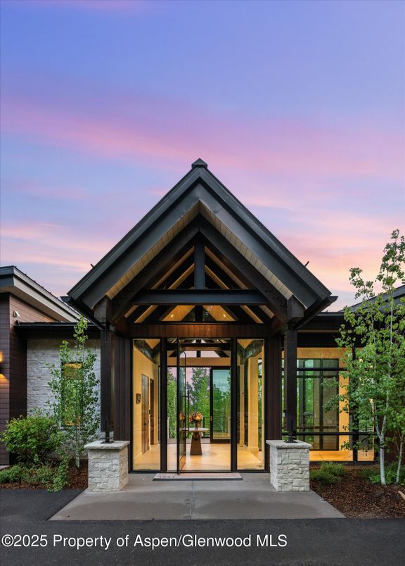 Exterior, Facade, American Craftsman