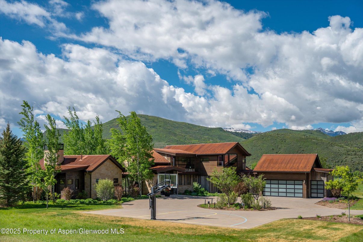 Attached, Detached Garage, Exterior, Facade, Log Home