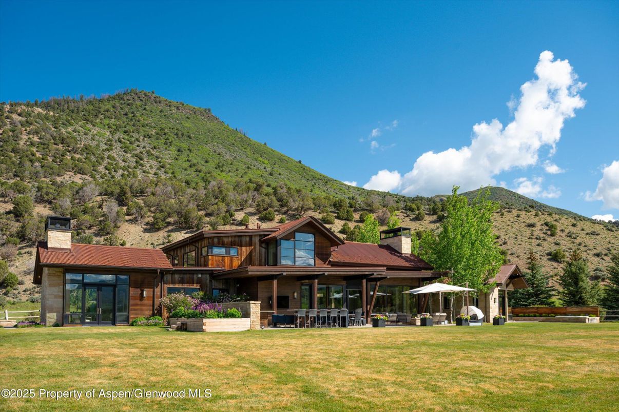 Backyard, Exterior, Facade, Log Home