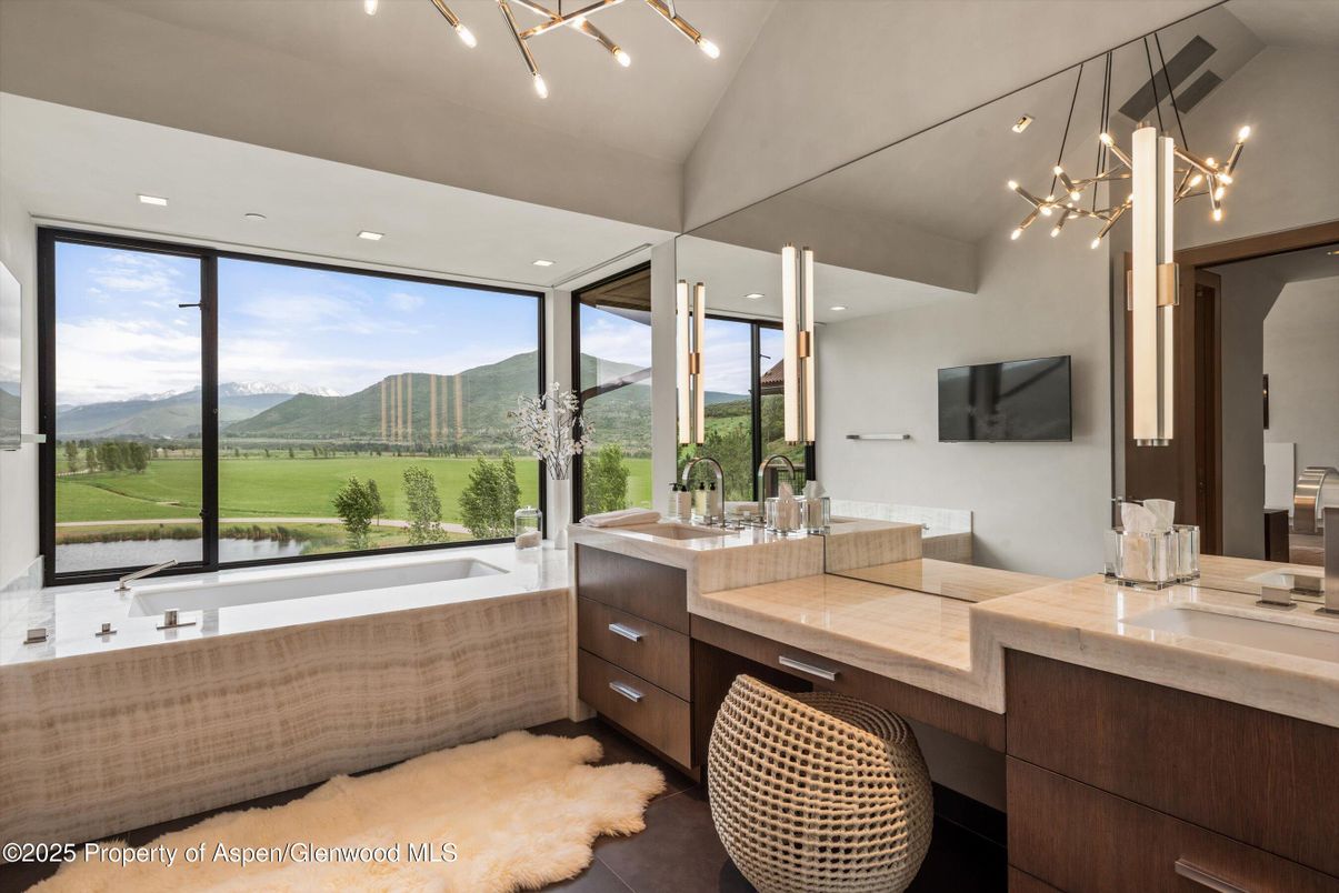 Bathroom, Dual Sink Vanities, Interior, Pendant Lights, Recessed Lighting