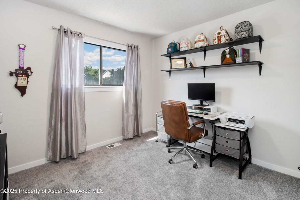 Home Office, Interior