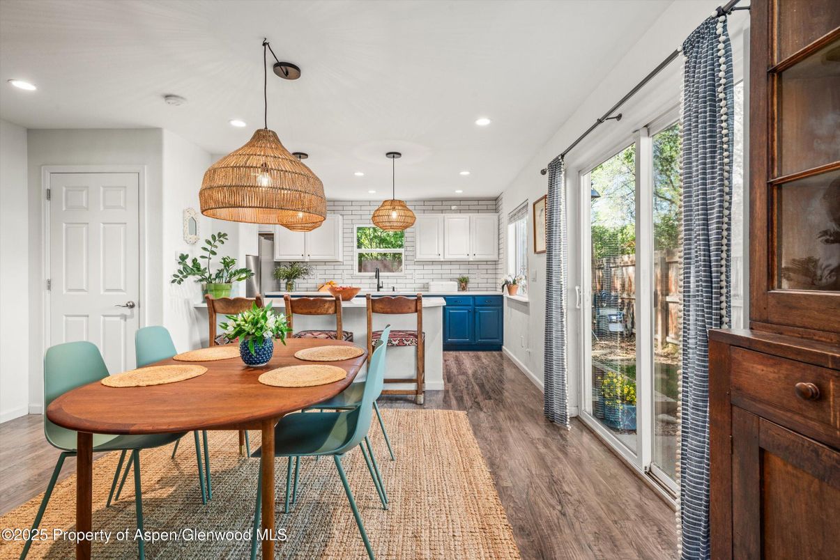 Dining room, Interior, Kitchen, Pendant Lights, Recessed Lighting, Wood Texture Flooring