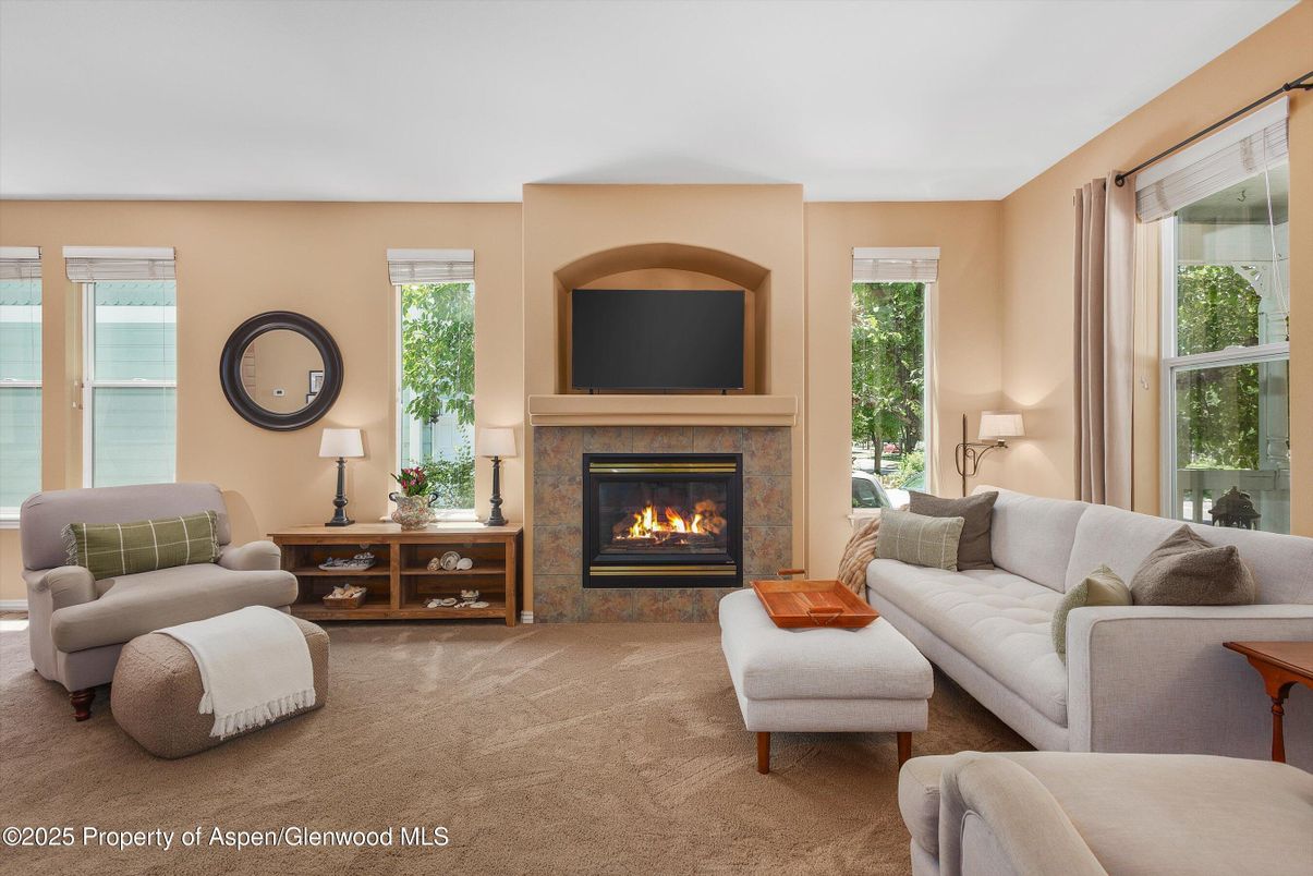 Fireplace, Interior, Living room, Water