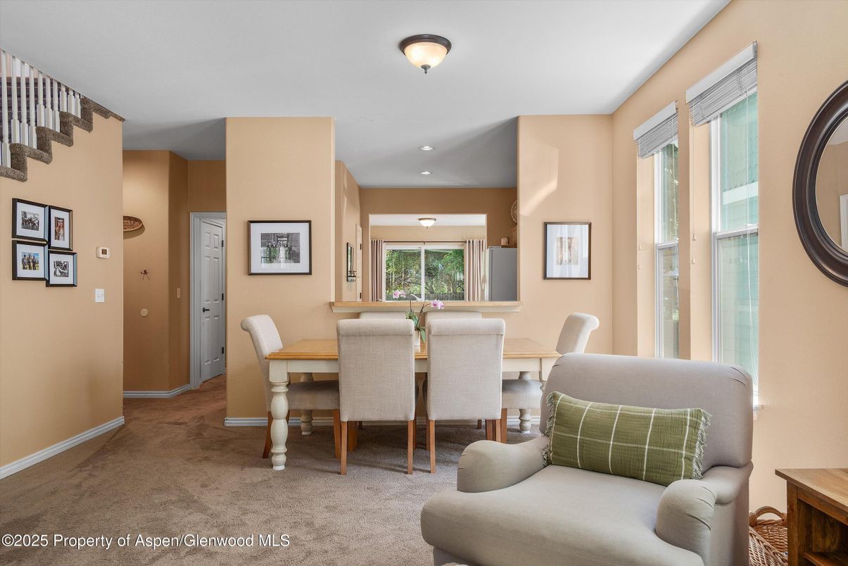 Dining room, Interior, Recessed Lighting