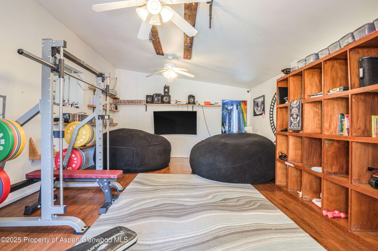 Bedroom, Fitness Equipment, Interior, Wood Texture Flooring
