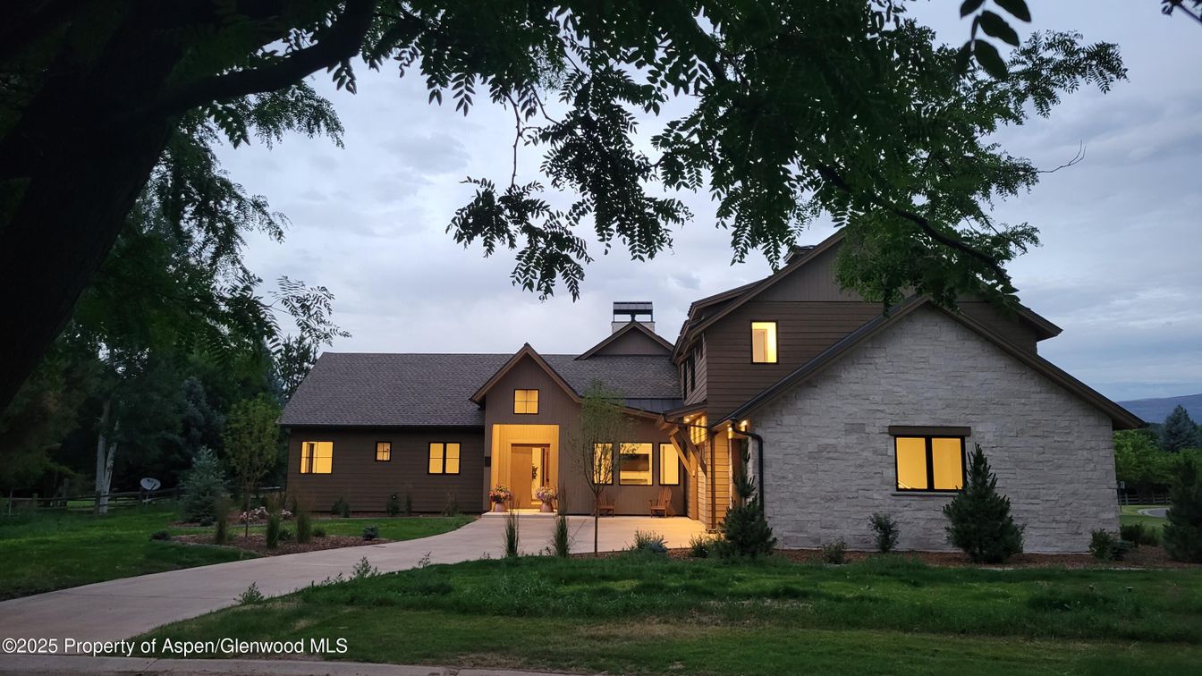 Backyard, Exterior, Facade, Farmhouse