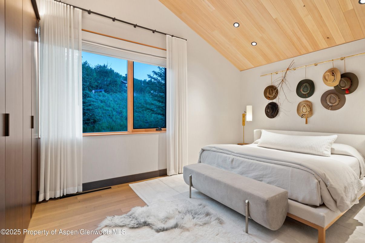 Bedroom, Interior, Recessed Lighting, Wooden Ceilings, Wood Texture Flooring
