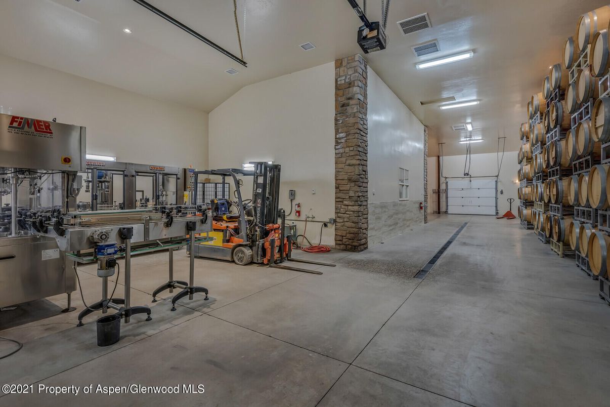 Fitness Equipment, Interior, Recessed Lighting