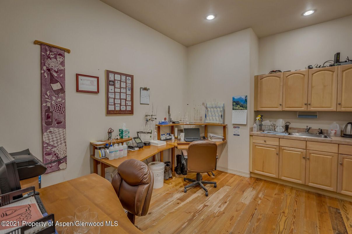Home Office, Interior, Recessed Lighting, Wood Texture Flooring