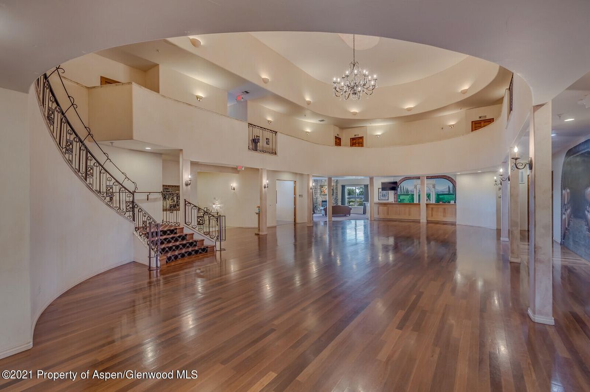 Chandelier, Interior, Recessed Lighting, Wood Texture Flooring