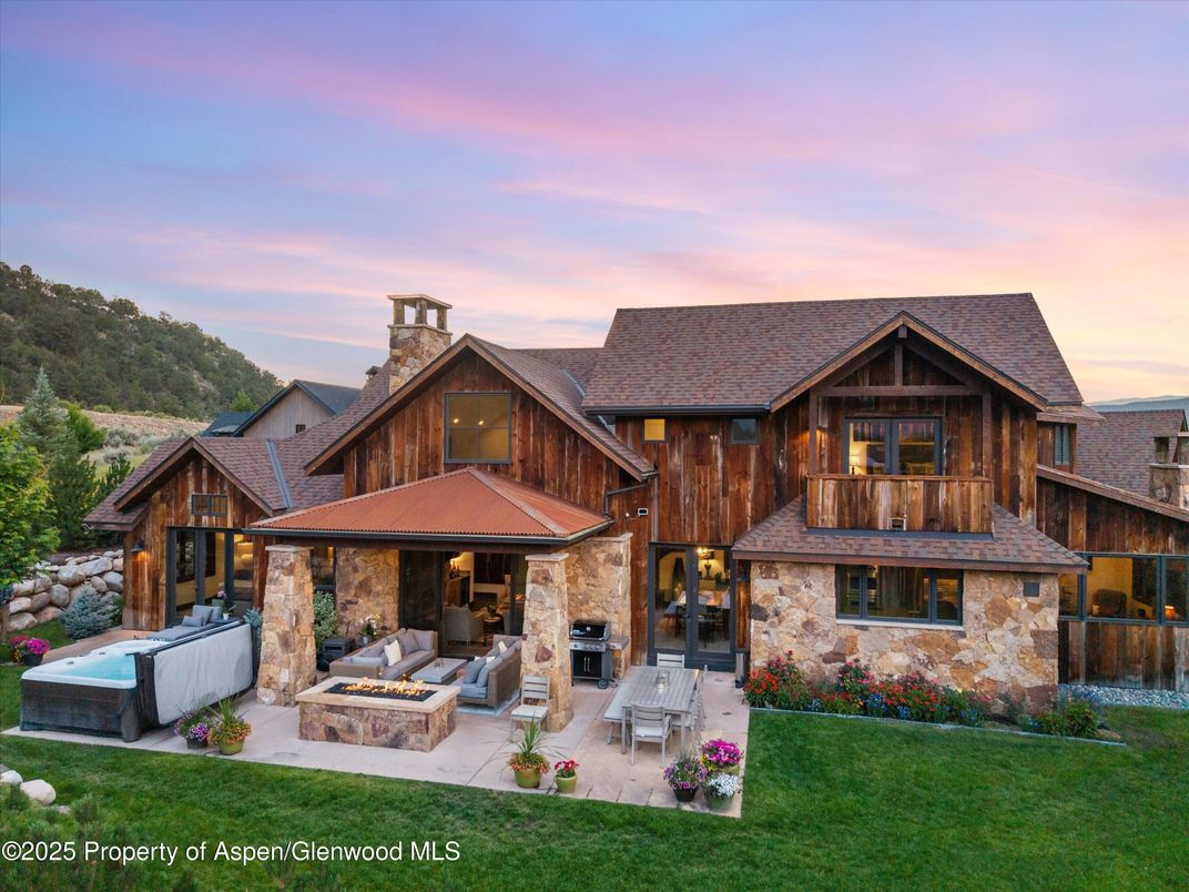 Backyard, Exterior, Hot Tub