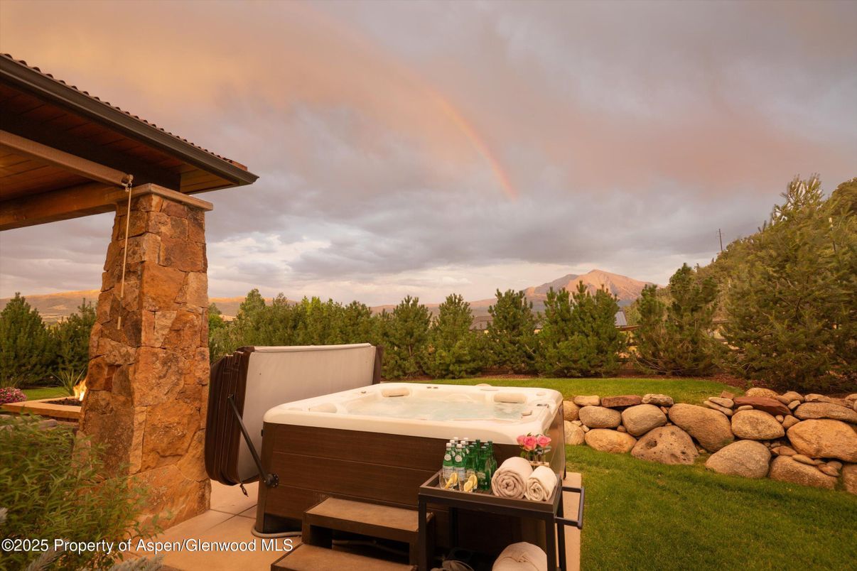Exterior, Hot Tub