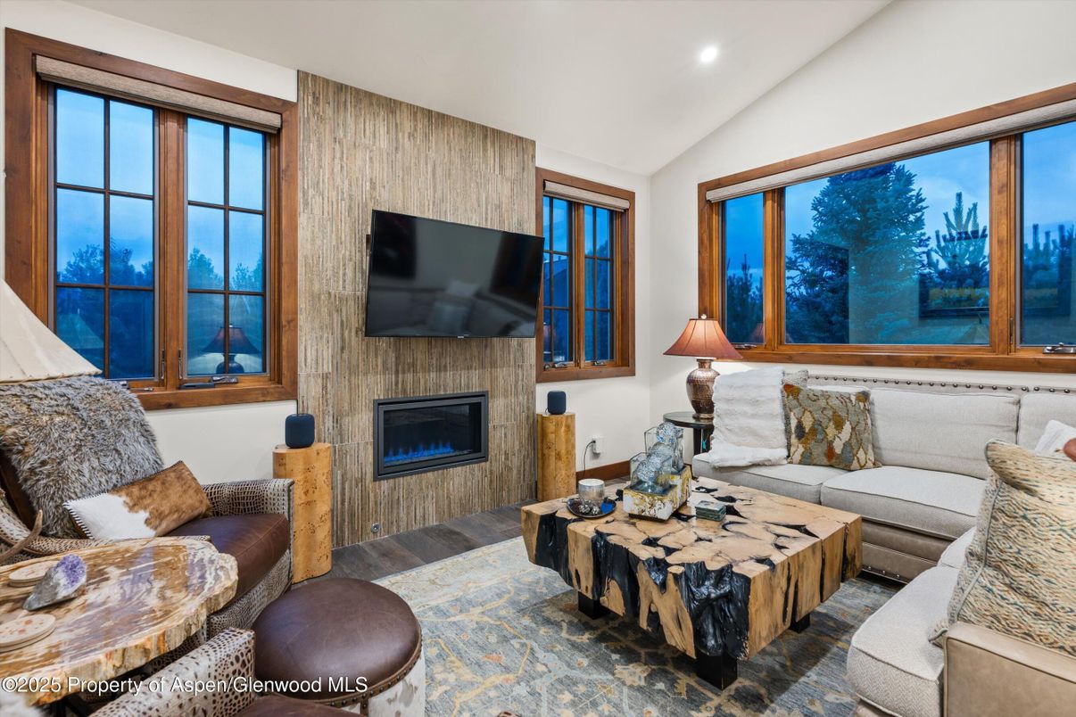 Fireplace, Interior, Living room, Recessed Lighting