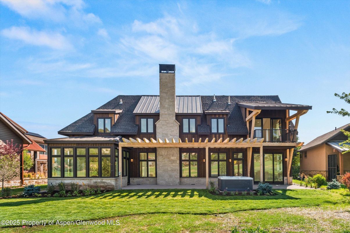 Backyard, Exterior, Facade, Modern