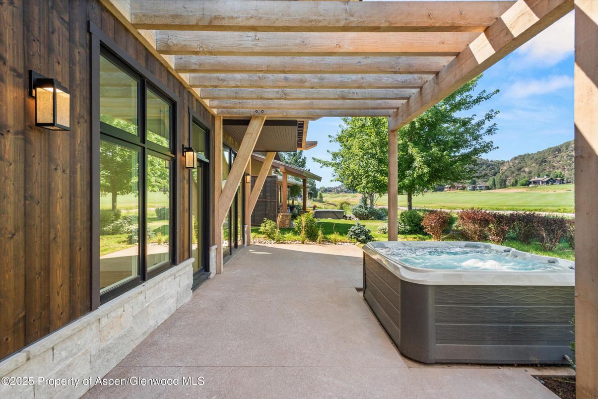 Exterior, Hot Tub