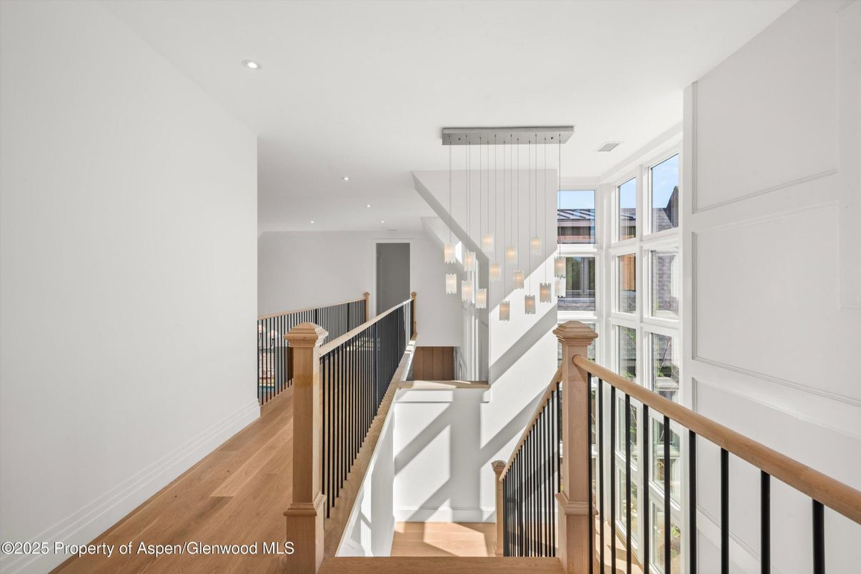 Interior, Pendant Lights, Recessed Lighting, Wood Texture Flooring