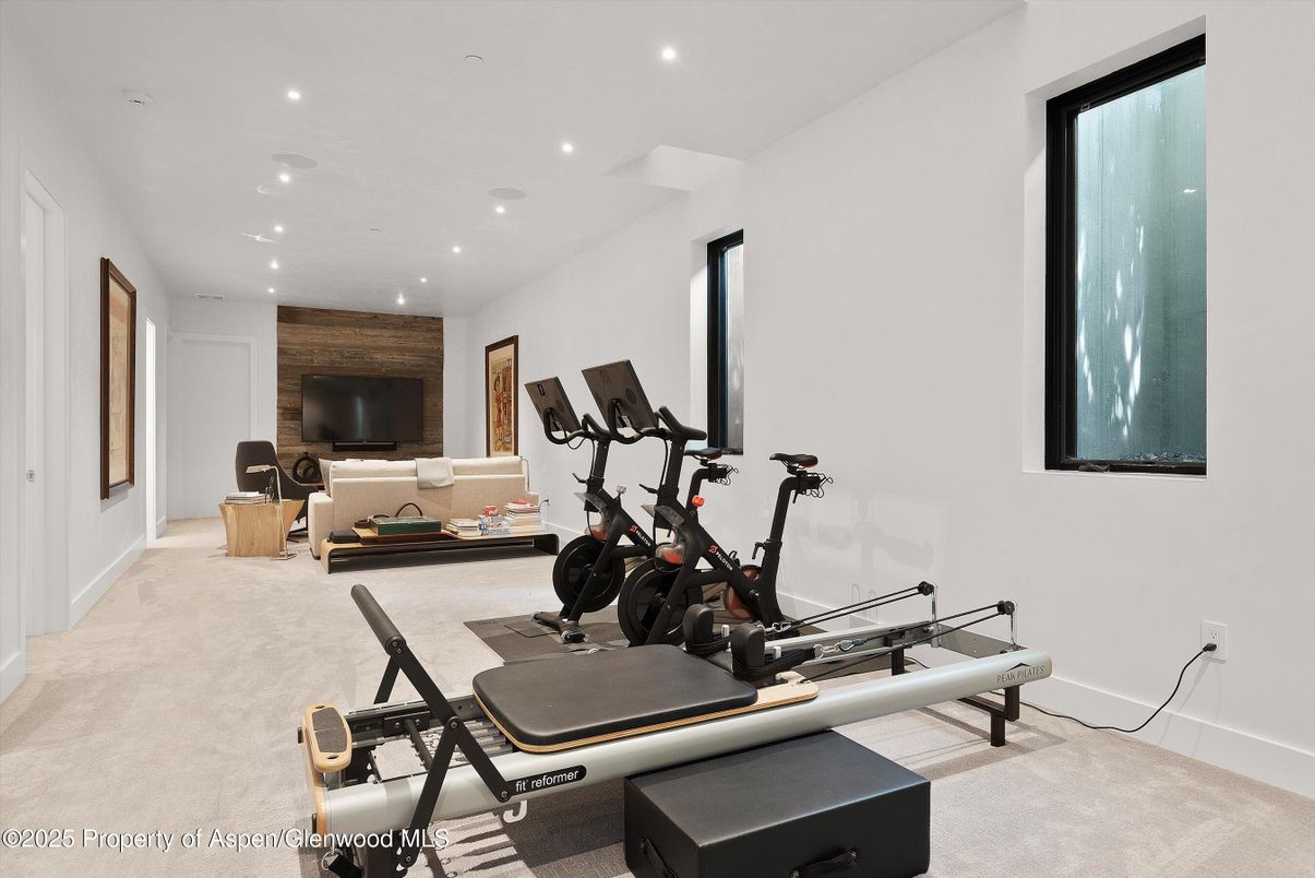Fitness Equipment, Interior, Recessed Lighting