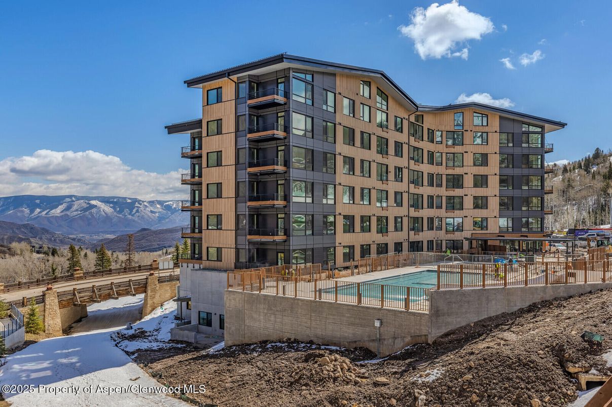 Exterior, Facade, Pool, Condo Building