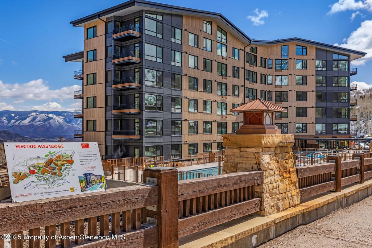 Exterior, Facade, Condo Building