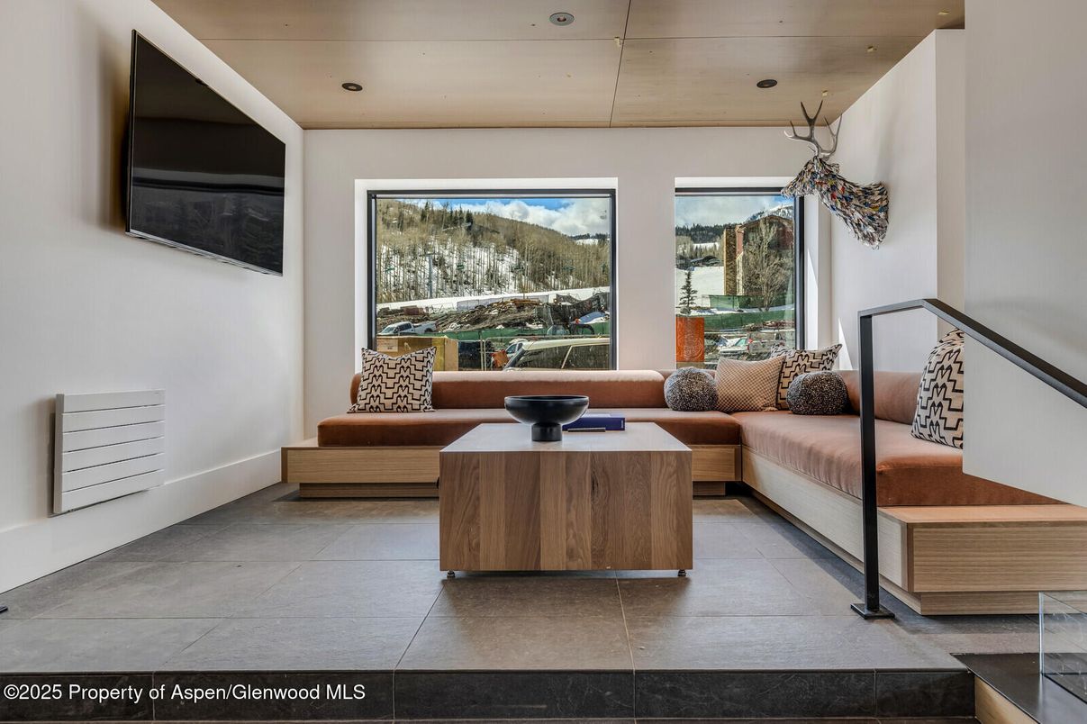 Interior, Living room, Pendant Lights, Recessed Lighting