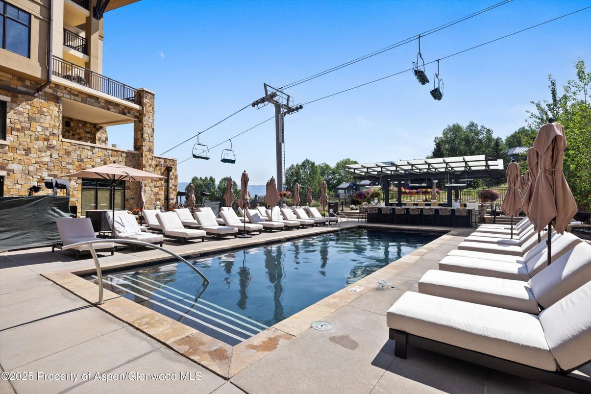 Exterior, Pool