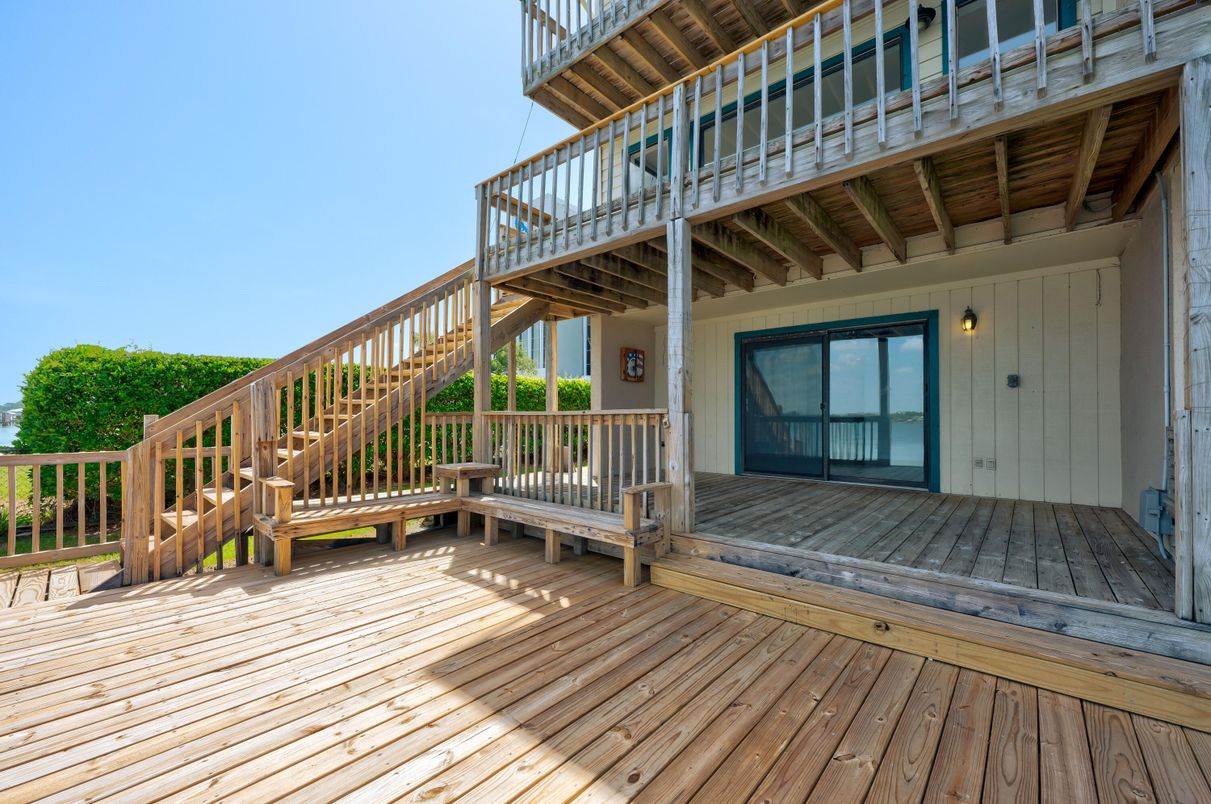 Exterior, Wood Texture Flooring