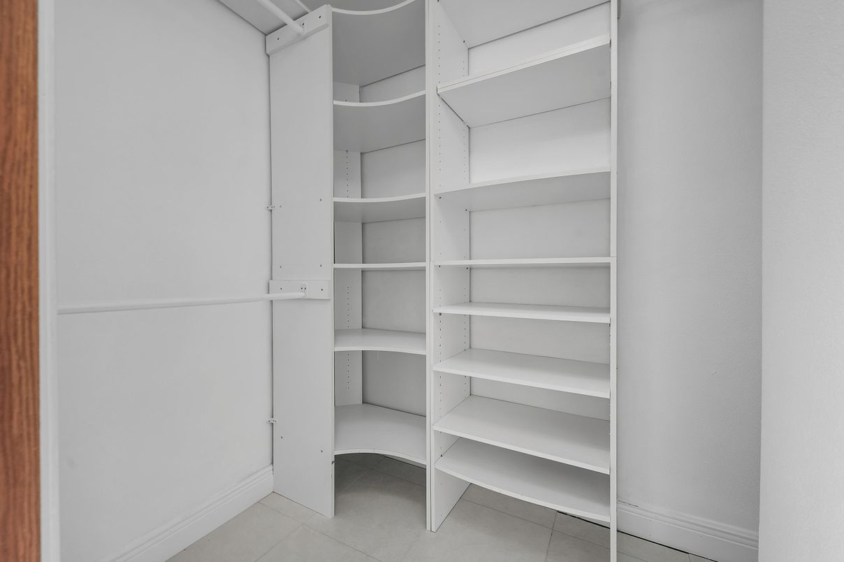 Interior, Walk-in Closets