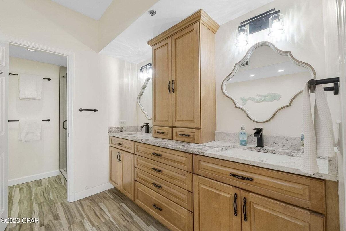Bathroom, Dual Sink Vanities, Interior, Wood Texture Flooring