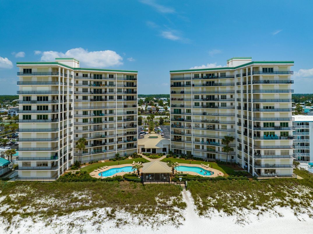 Exterior, Pool, Other