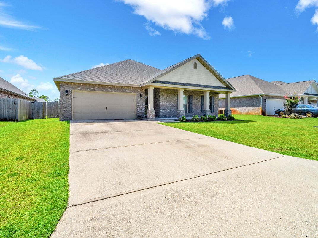 Attached, Exterior, Facade, Brick Facade, Ranch