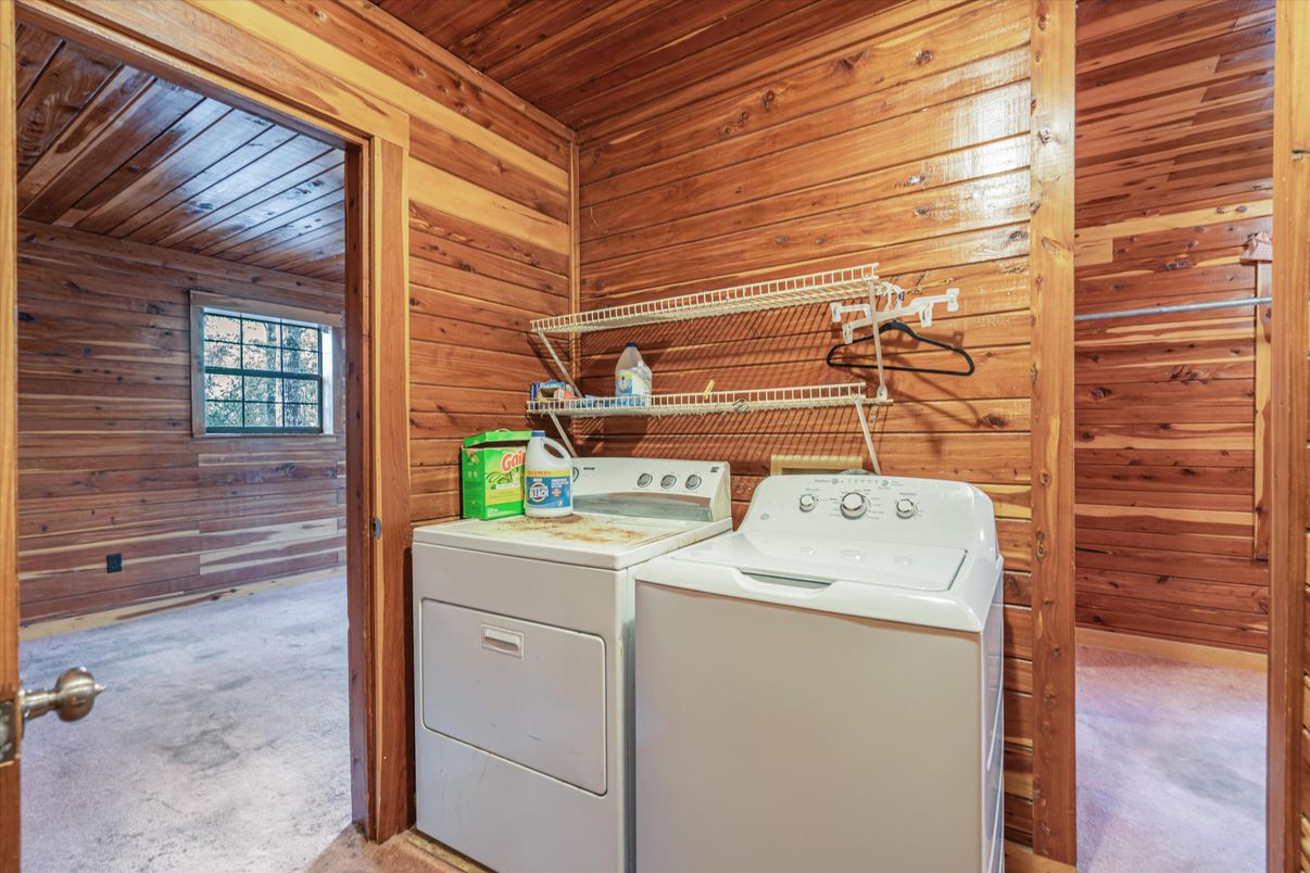 Interior, Washer, Wooden Ceilings, Wooden Walls