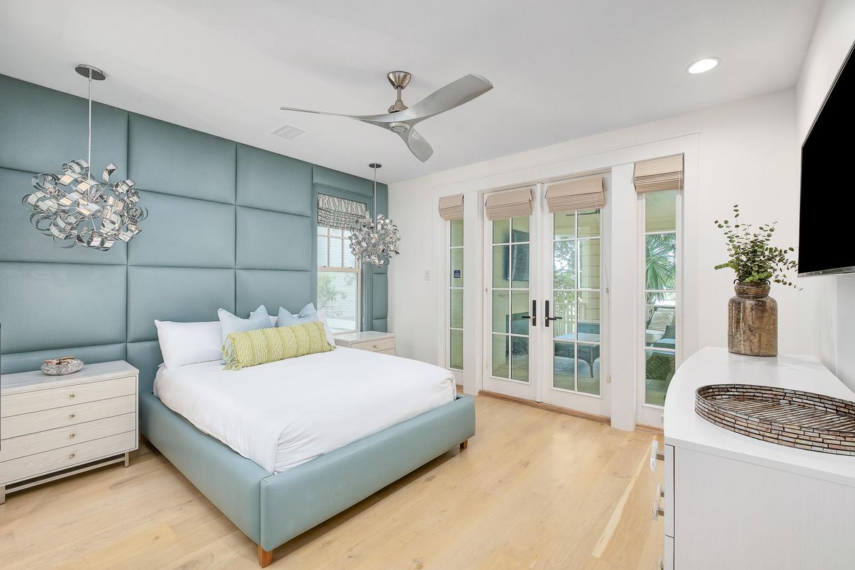 Bedroom, Interior, Pendant Lights, Recessed Lighting, Wood Texture Flooring