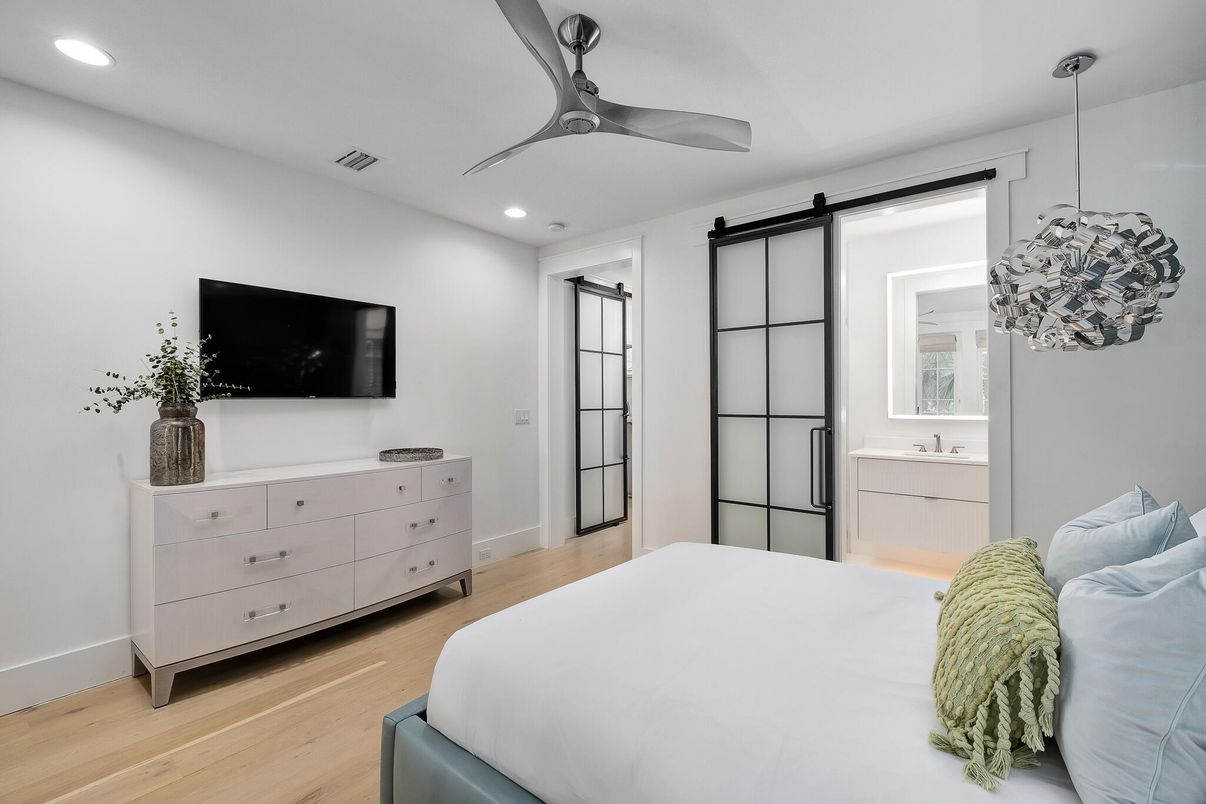 Bedroom, Interior, Pendant Lights, Recessed Lighting, Wood Texture Flooring