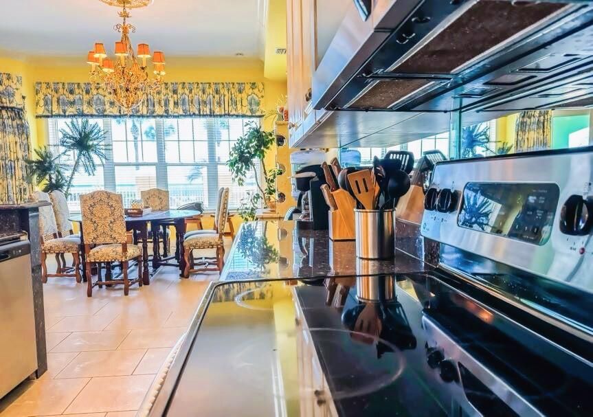 Chandelier, Dining room, Interior, Kitchen