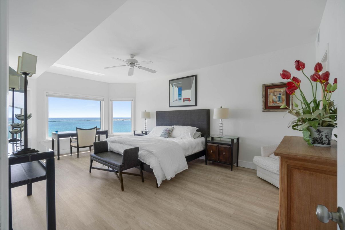 Bedroom, Interior, Water, Wood Texture Flooring
