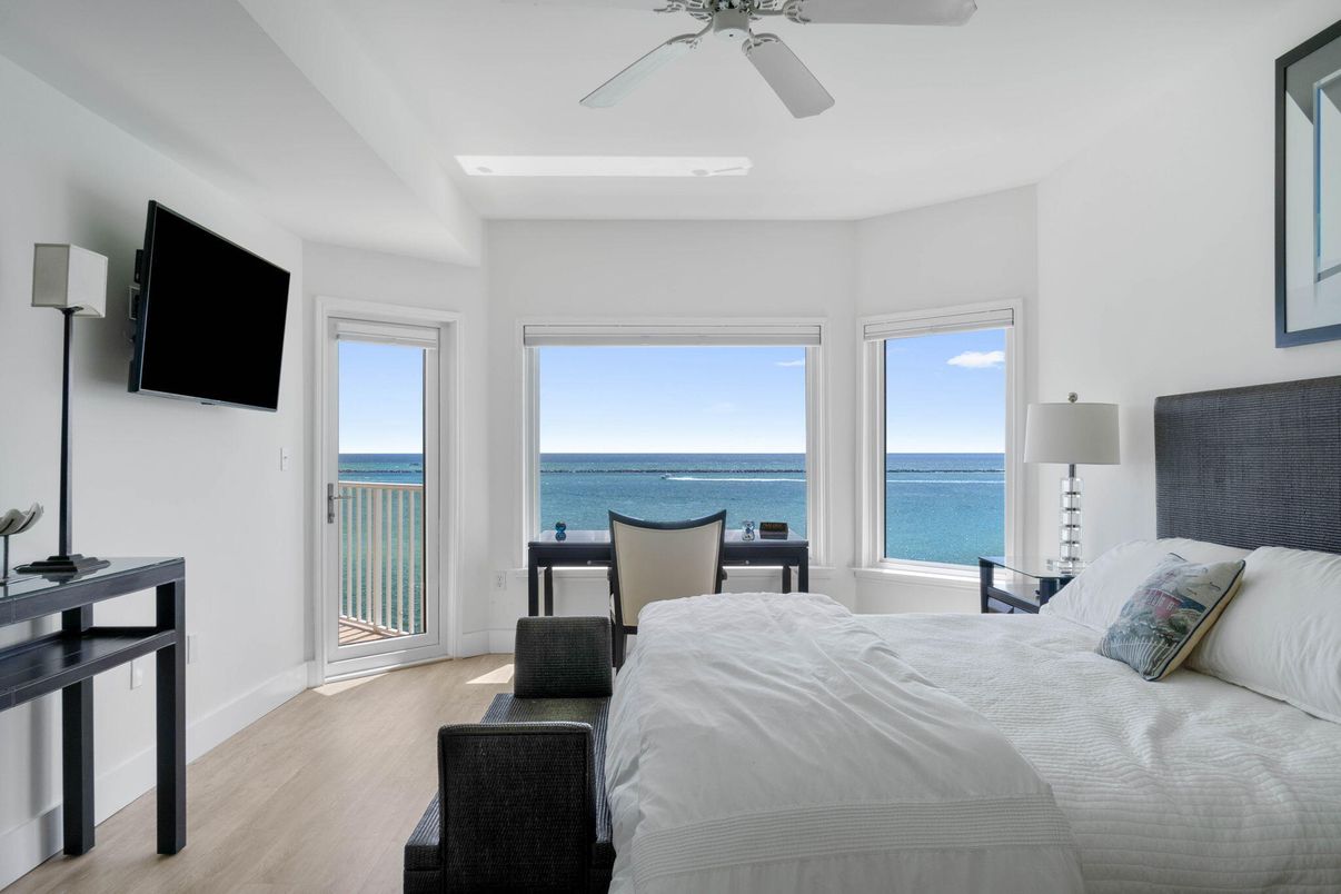 Bedroom, Interior, Water, Wood Texture Flooring