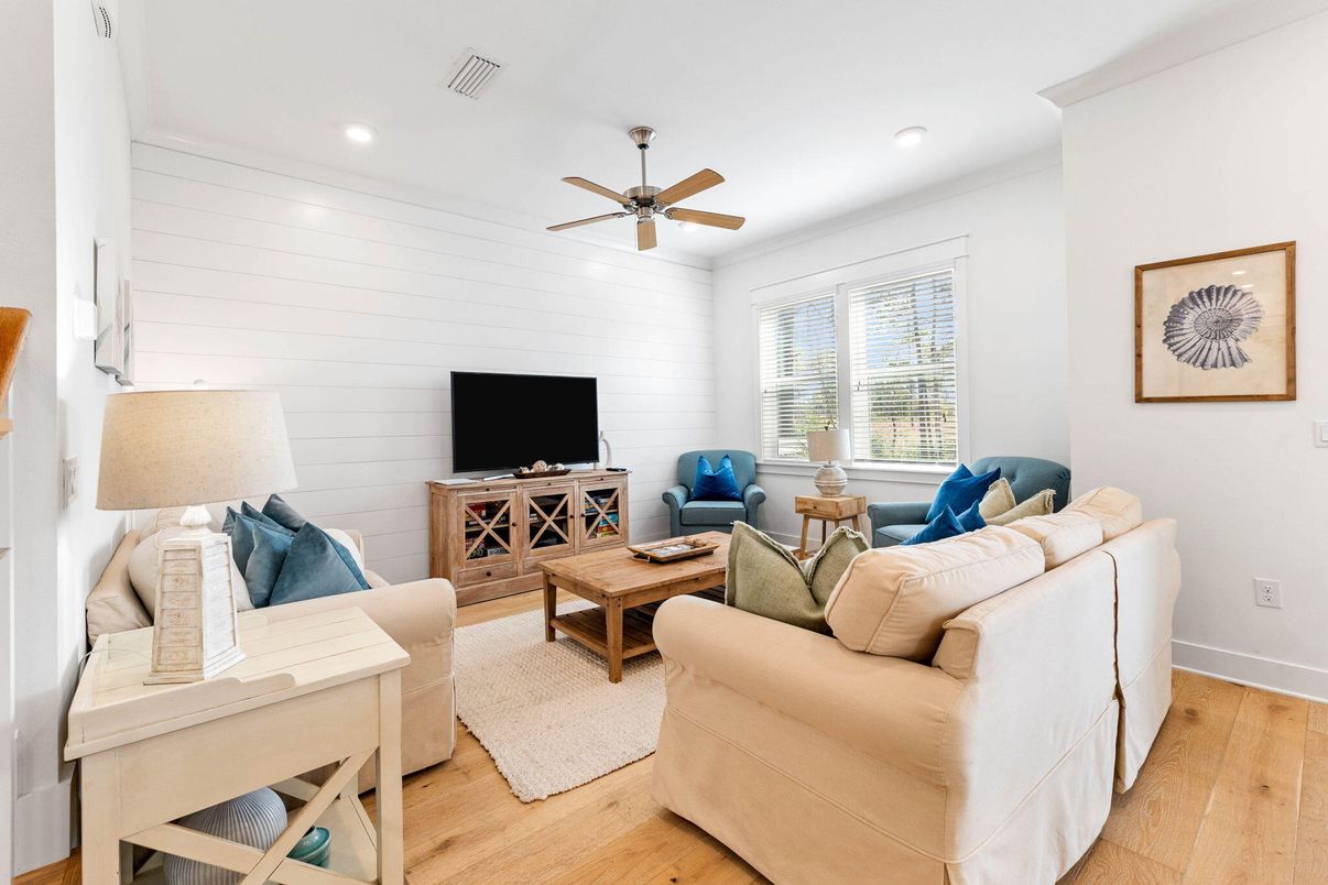 Interior, Living room, Recessed Lighting, Wood Texture Flooring