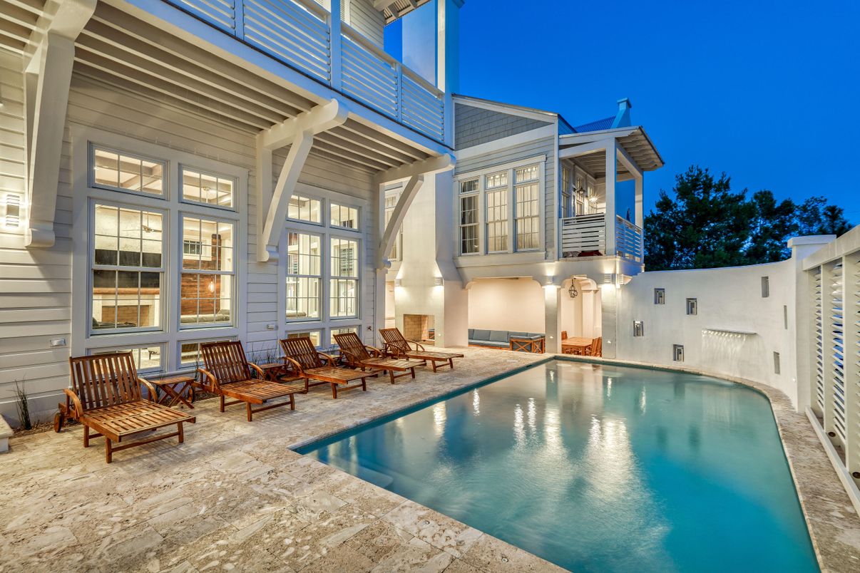 Exterior, Pool