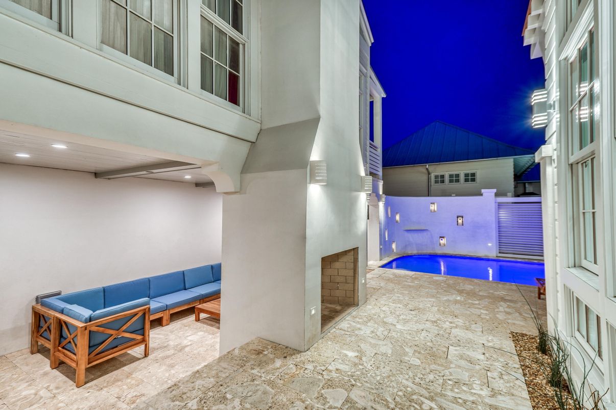 Exterior, Pool