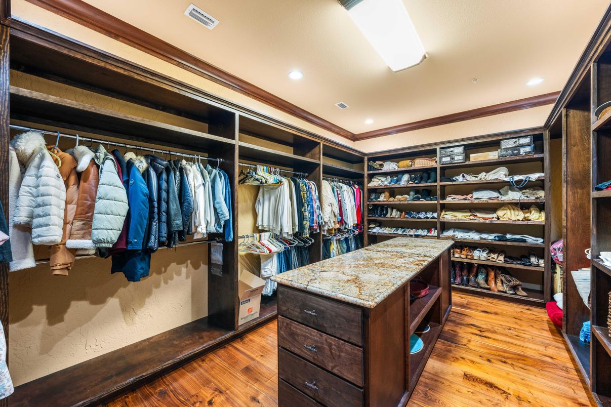 Interior, Recessed Lighting, Walk-in Closets, Wood Texture Flooring