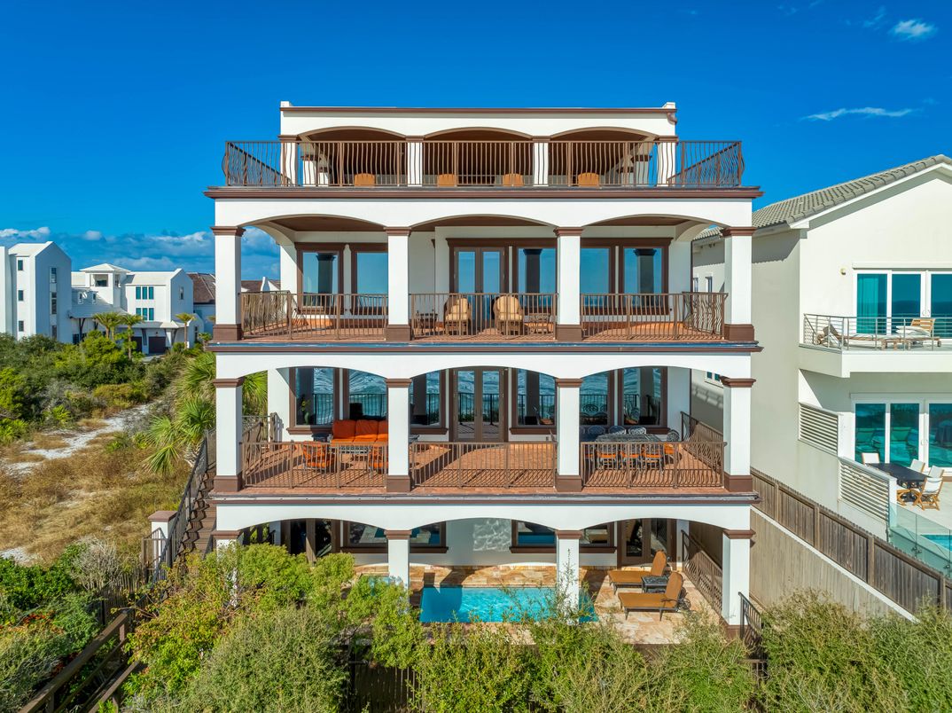 Exterior, Facade, Pool, Mediterranean