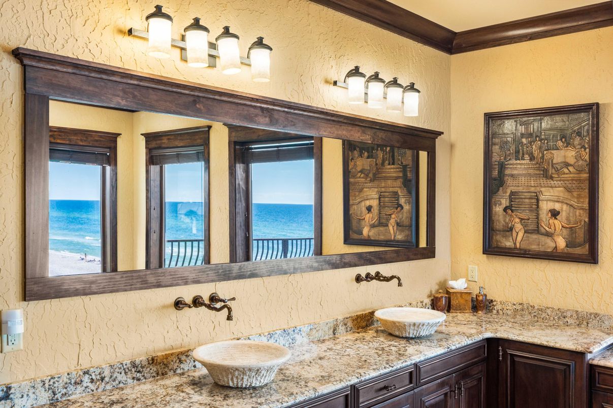 Bathroom, Dual Sink Vanities, Interior, Water