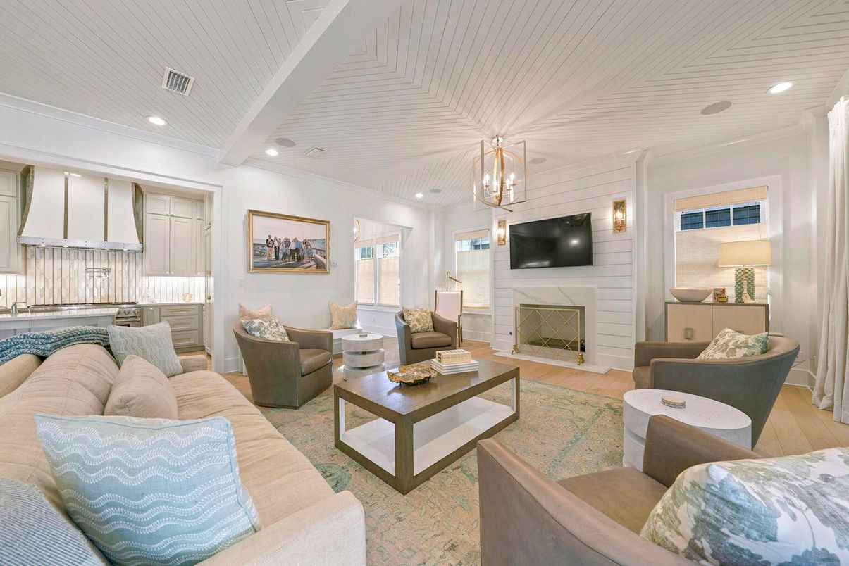 Fireplace, Interior, Living room, Pendant Lights, Recessed Lighting, Wood Texture Flooring