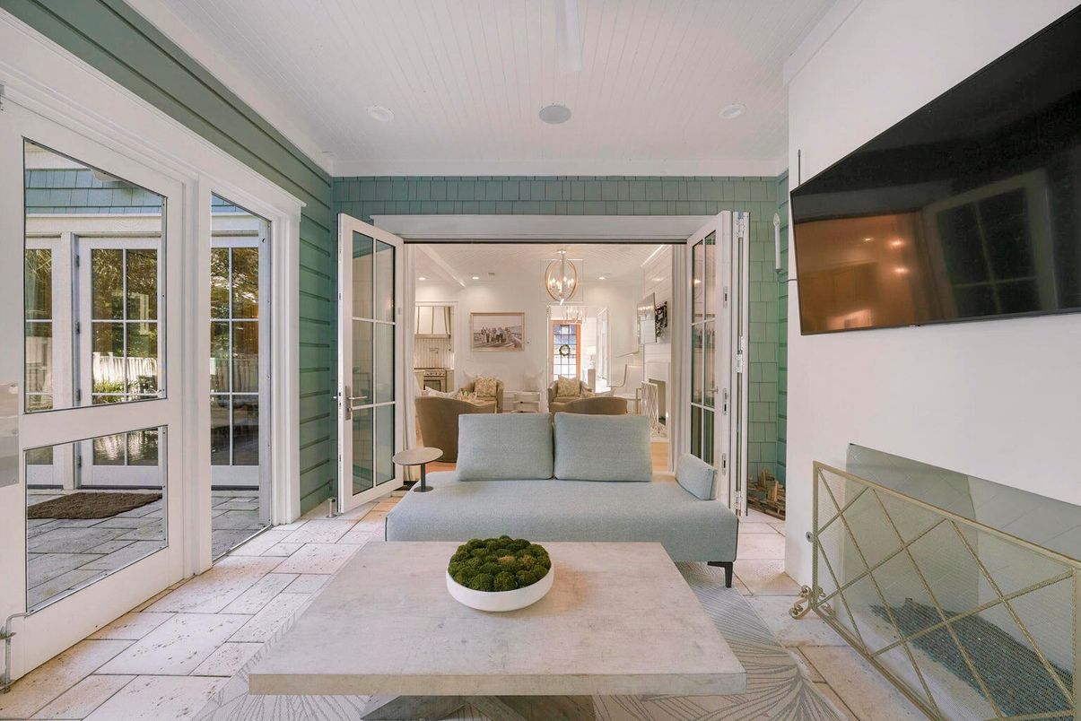 Interior, Living room, Pendant Lights, Recessed Lighting