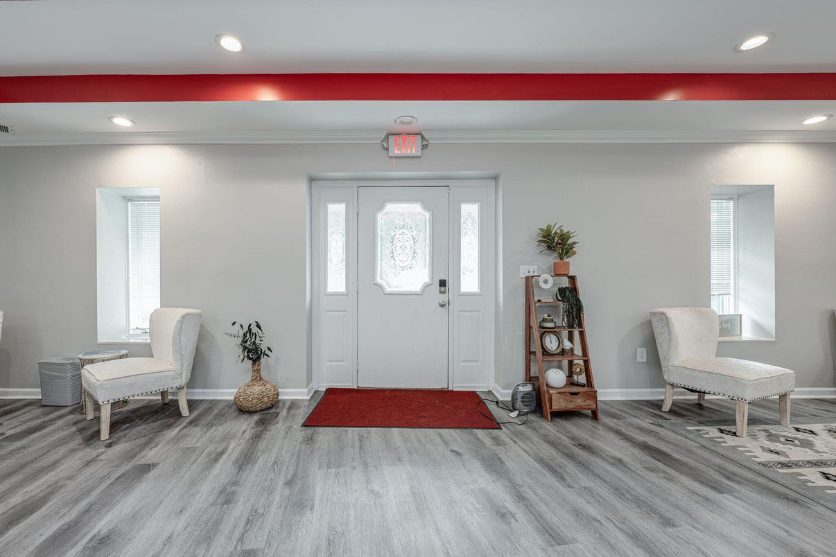 Interior, Recessed Lighting, Wood Texture Flooring