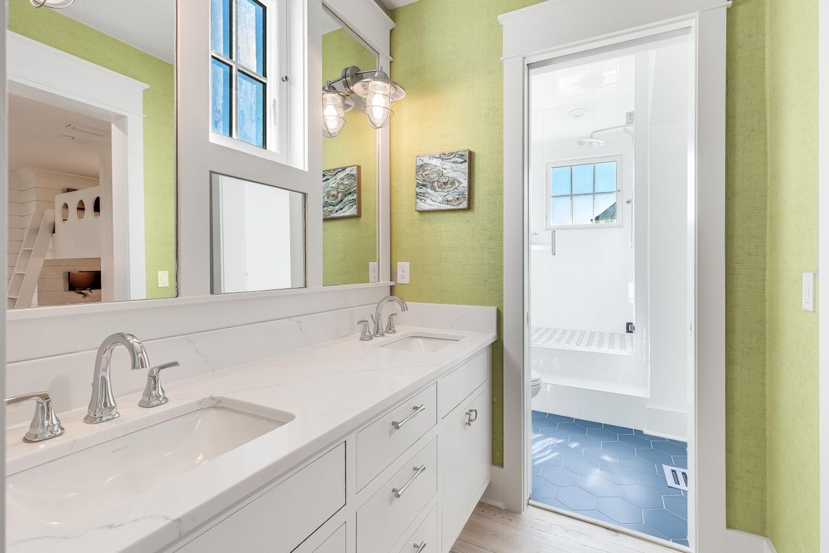 Bathroom, Dual Sink Vanities, Interior