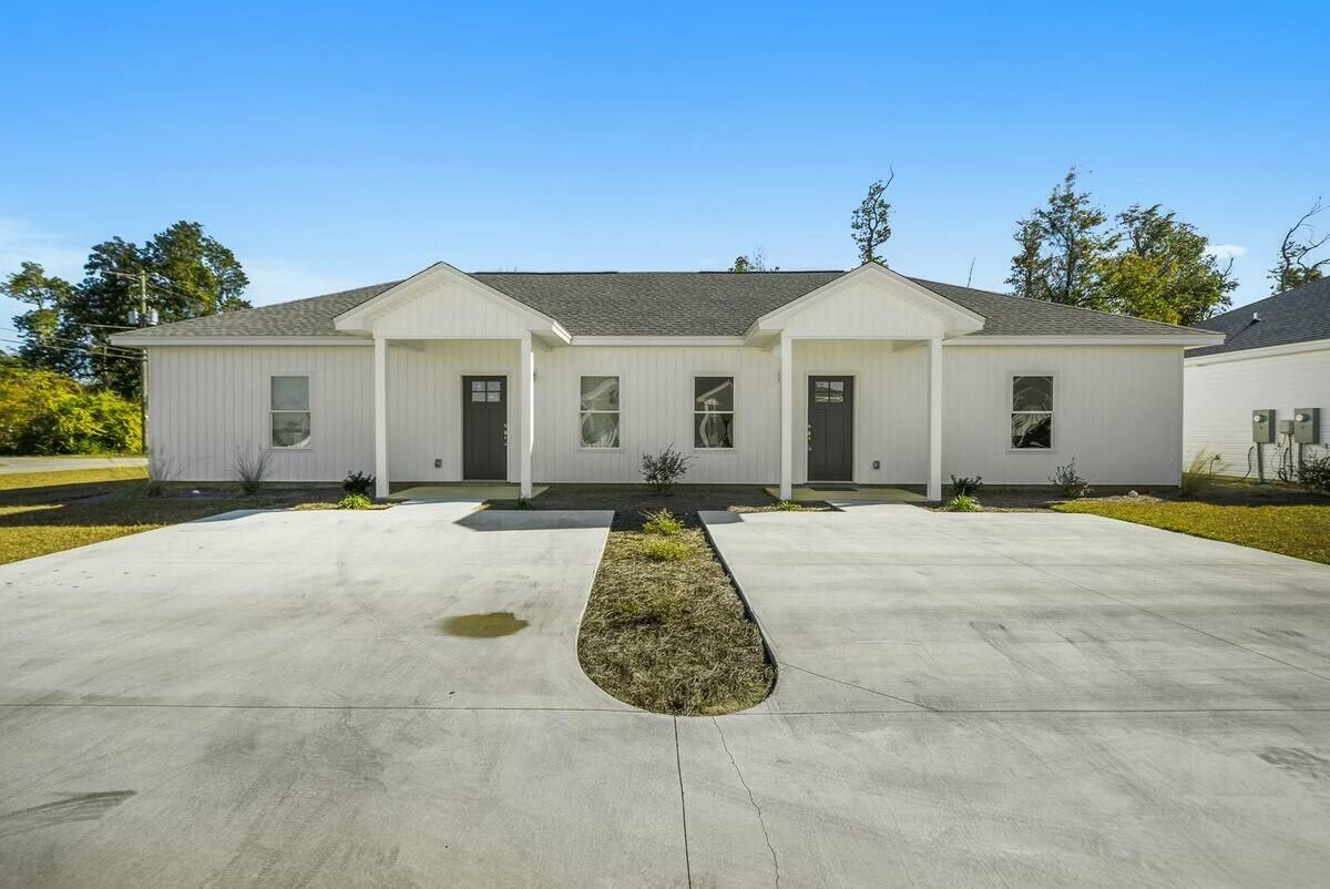 Backyard, Exterior, Facade, Farmhouse