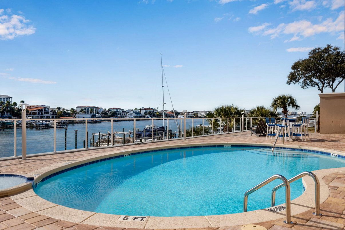 Exterior, Lake, Pool, Water
